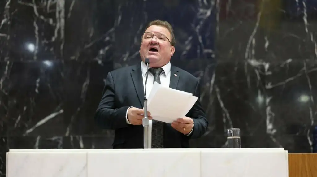 Celinho critica zema rodovias vale do aco mgutf 8soaqui manual wp 2473026202812920 20sc383c29320aqui20notc383c28dcias20notc383c28dcias 1024x572.jpg