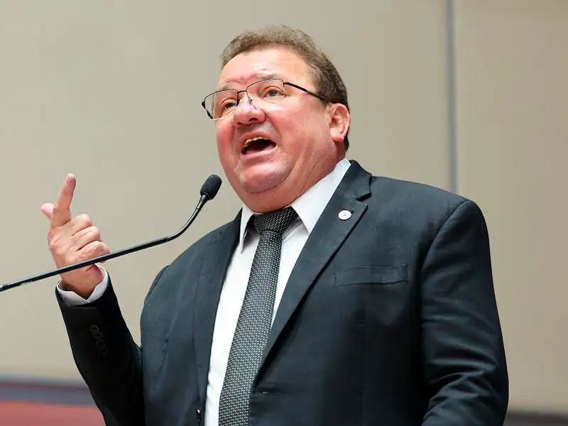 Fim da escala 6x1 aprovacao camara deputados reducao jornada trabalho 5x2.jpgcelinho3 marcus paiva.png
